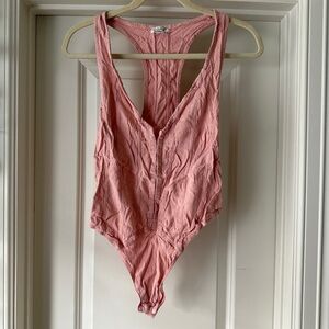 FREE PEOPLE INTIMATELY Bodysuit Pink Lace Clasp V Neck Blouse Going Out Top Sz M